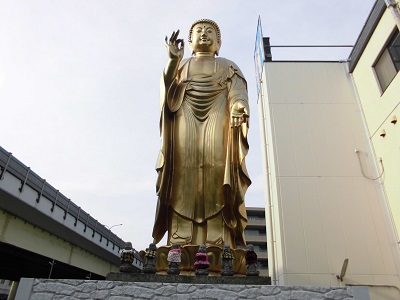 溝の口本堂に六地蔵！